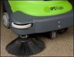 IPC Eagle SmartVac 464 Battery Powered 24 in. Vacuum Sweeper - Image 4