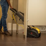 Tornado 'Vortex 18' Counter-Rotating Brush (CRB) Floor Scrubber w/ Brushes - 1 Gallon - Image 2